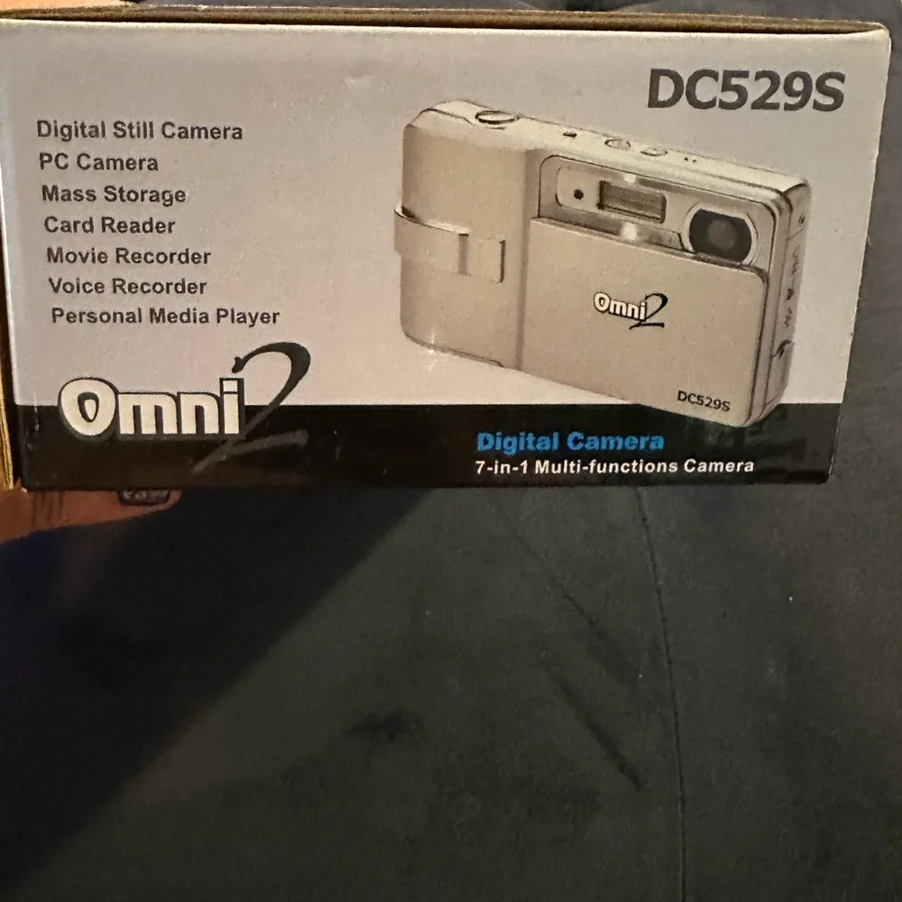 NIB DC529S Silver Digital Camera - Picture 2 of 7